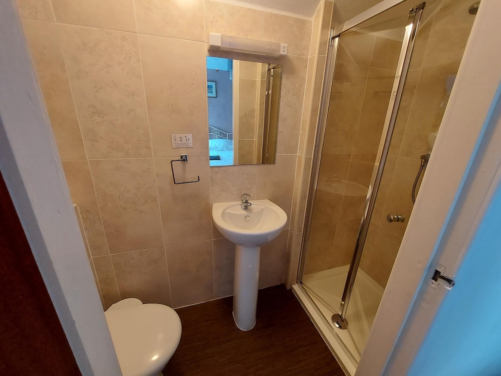 the hilary guest house adults only