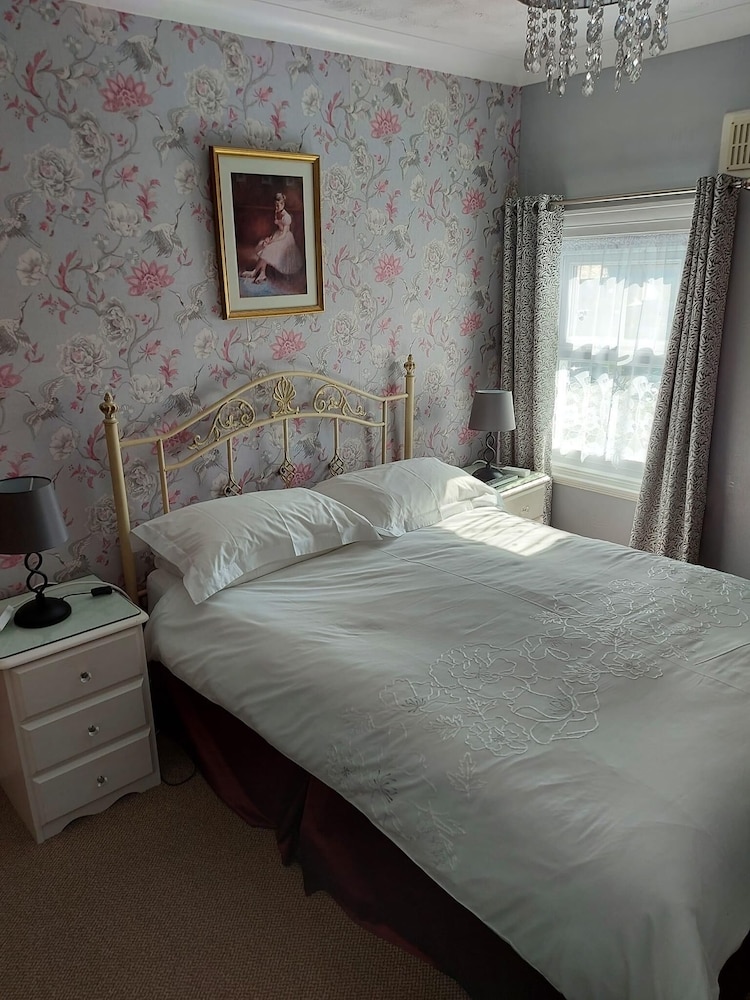 the hilary guest house adults only