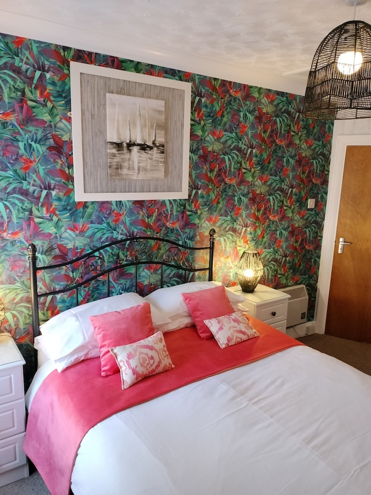 the hilary guest house adults only
