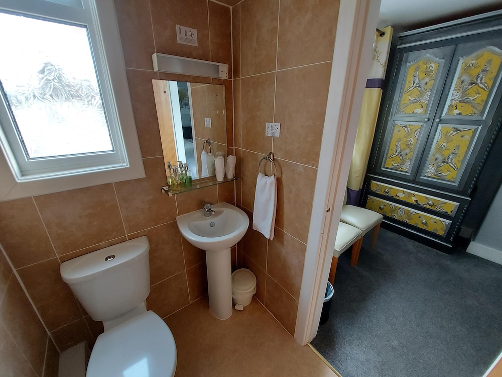 the hilary guest house adults only