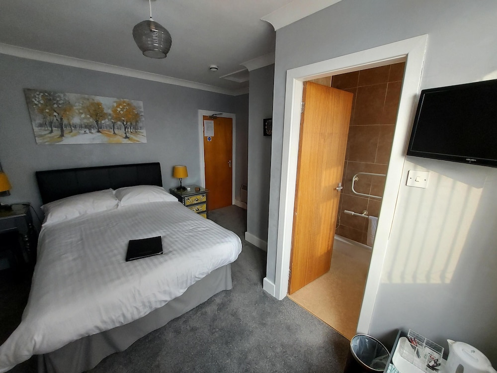 the hilary guest house adults only