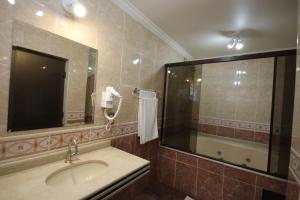 hotel diamante adults only