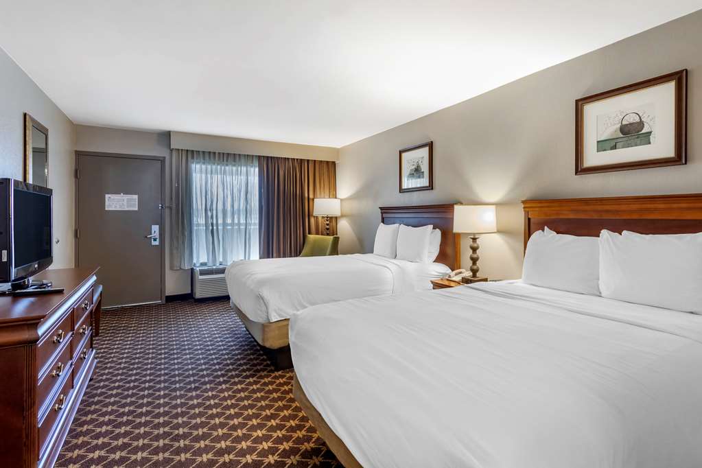 quality inn near the island pigeon forge