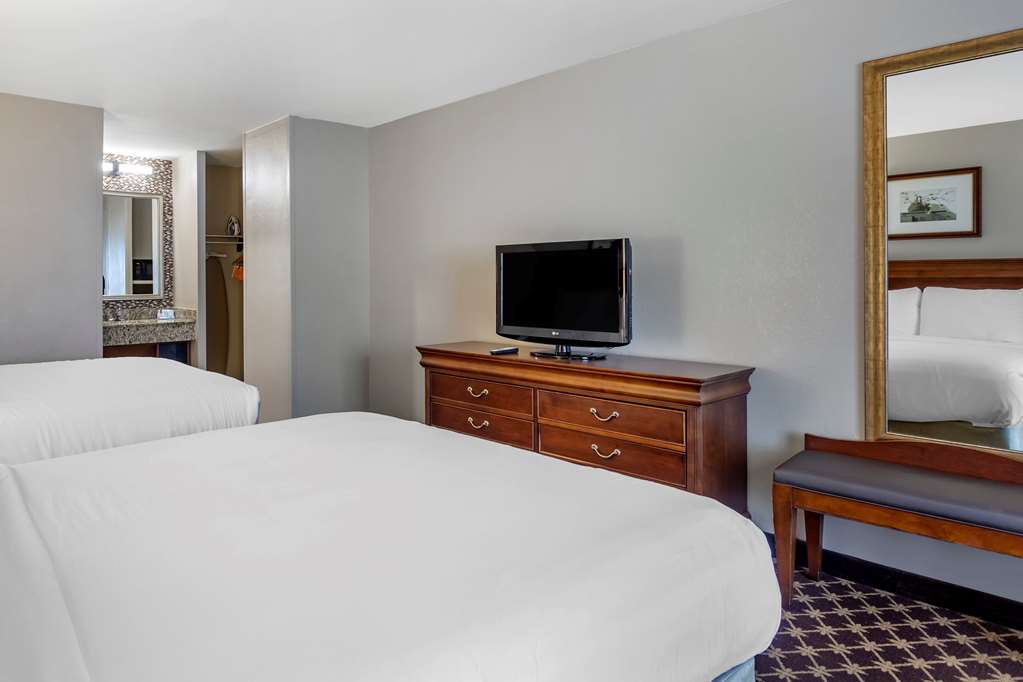 quality inn near the island pigeon forge