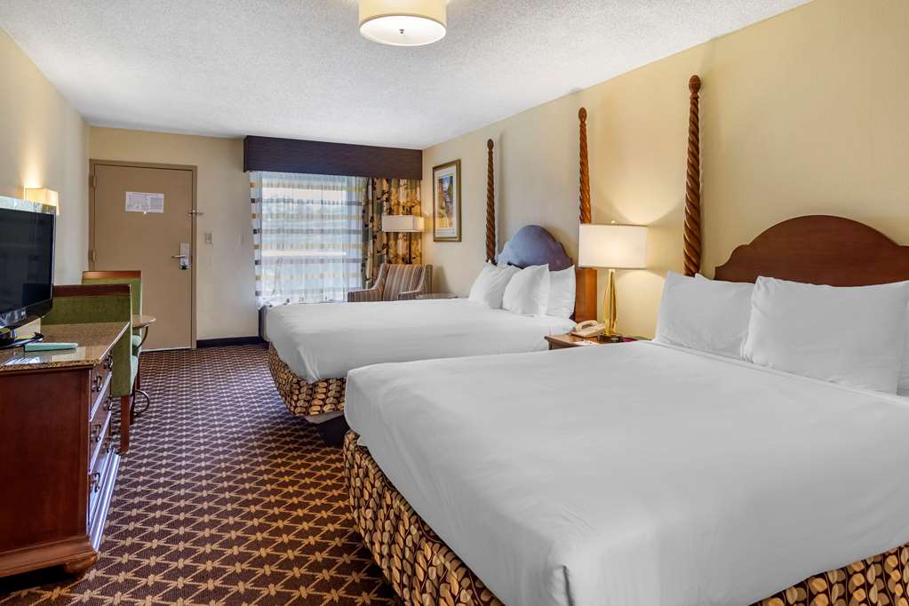 quality inn near the island pigeon forge