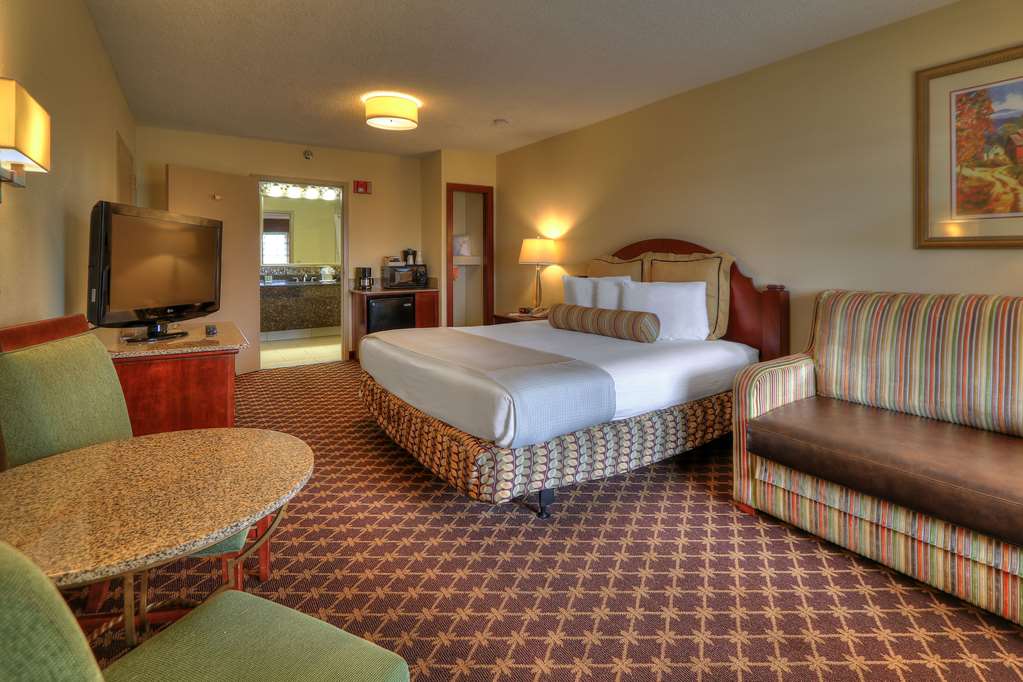 quality inn near the island pigeon forge