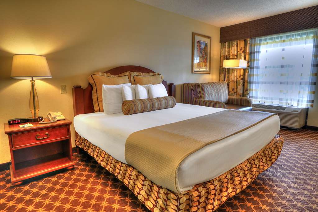 quality inn near the island pigeon forge