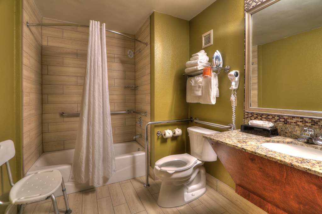 quality inn near the island pigeon forge