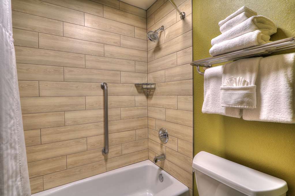 quality inn near the island pigeon forge