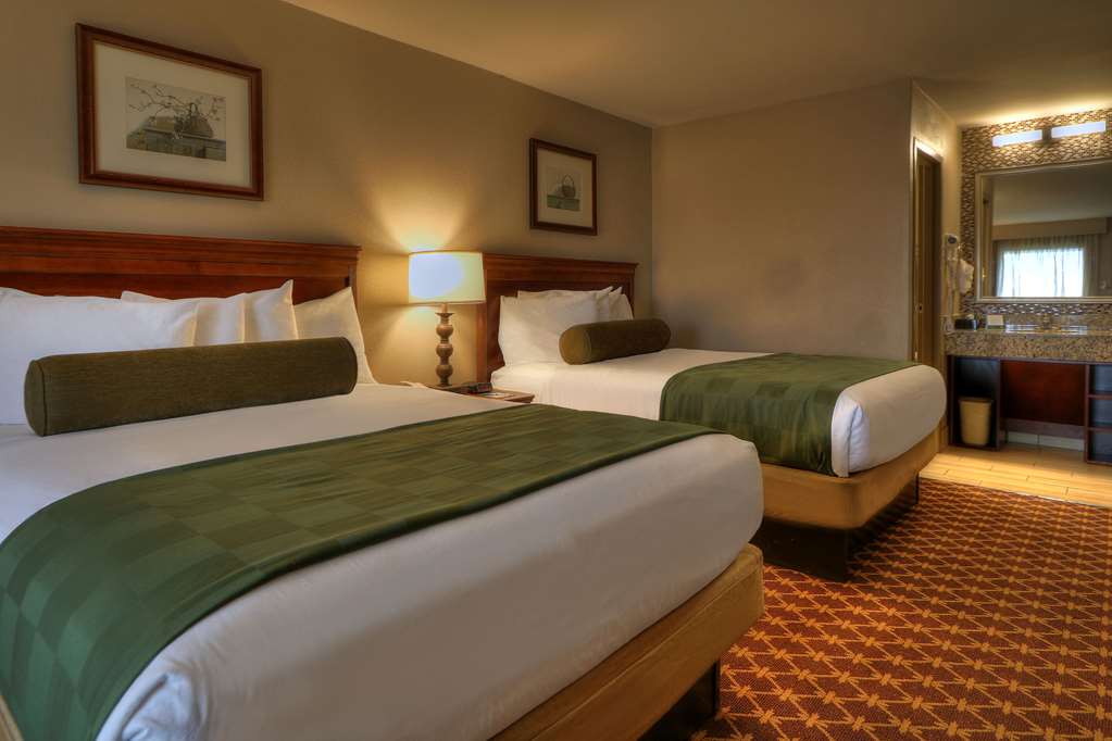 quality inn near the island pigeon forge