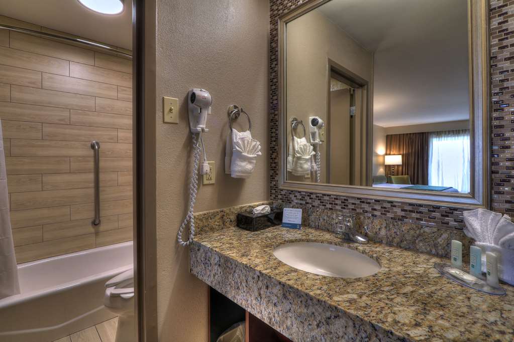 quality inn near the island pigeon forge
