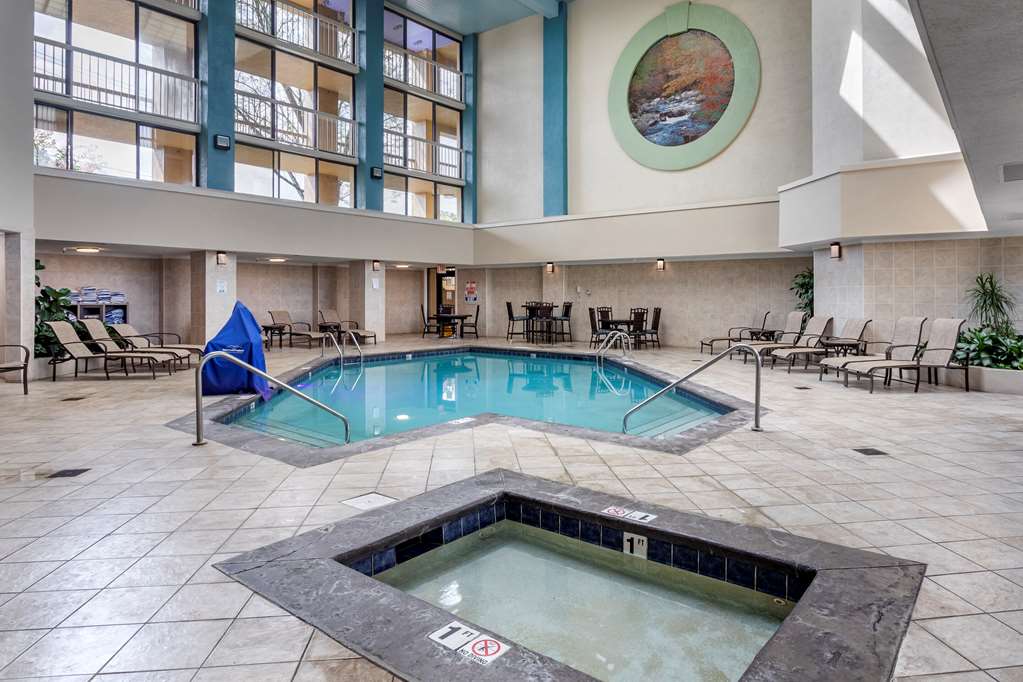 quality inn near the island pigeon forge