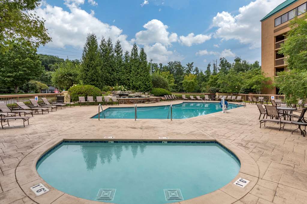 quality inn near the island pigeon forge