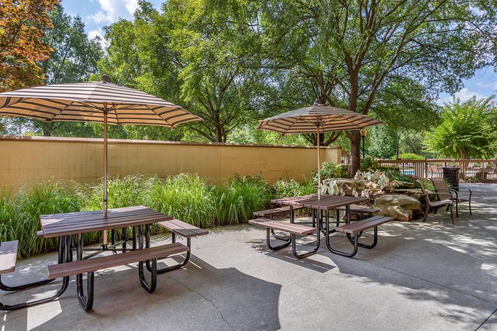 quality inn near the island pigeon forge