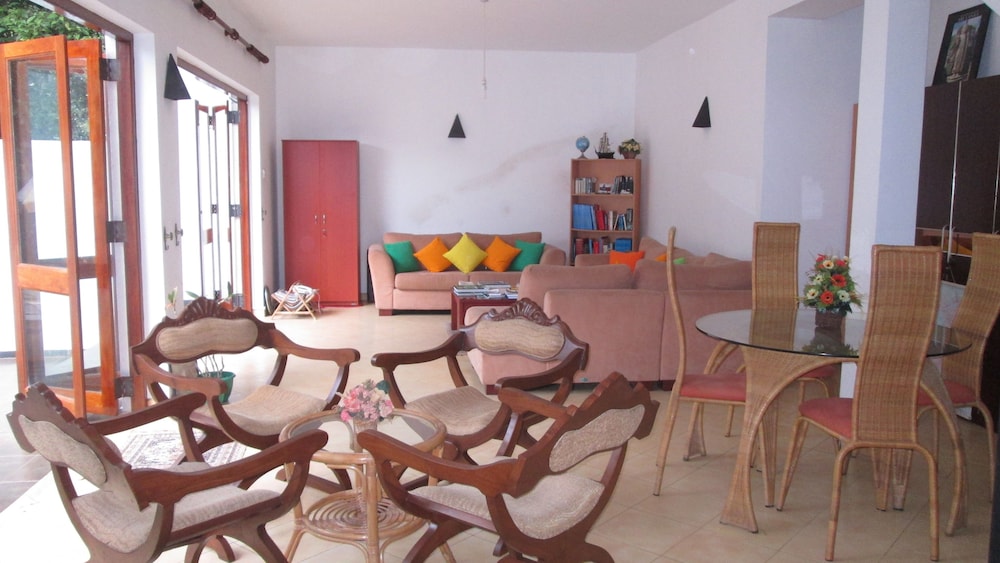 kandy holiday residence