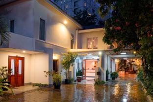skyline boutique hotel