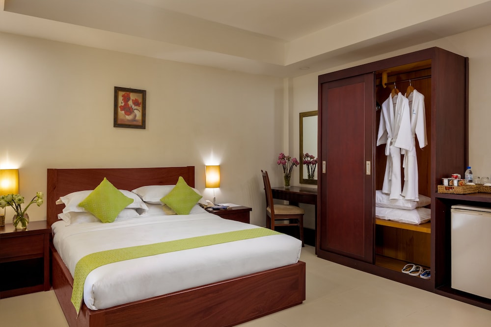 skyline boutique hotel