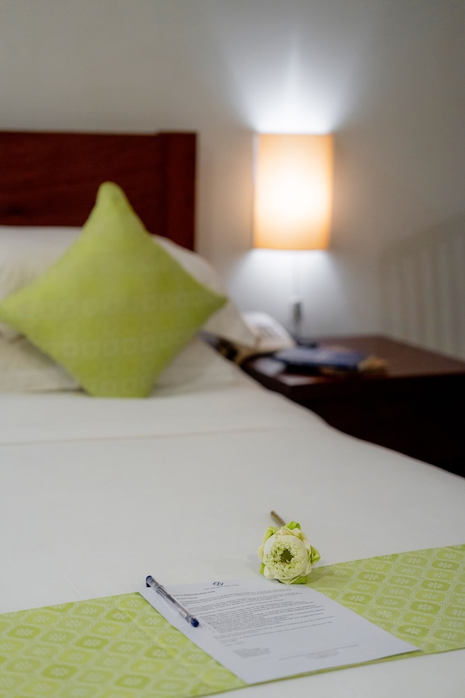 skyline boutique hotel