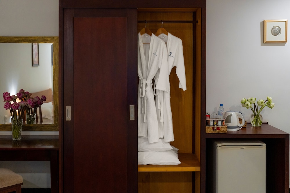 skyline boutique hotel