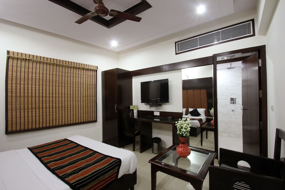 hotel mohan international