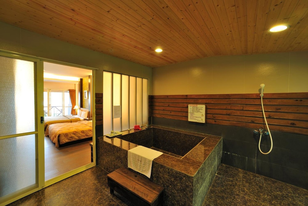 chi meng rou holiday villa