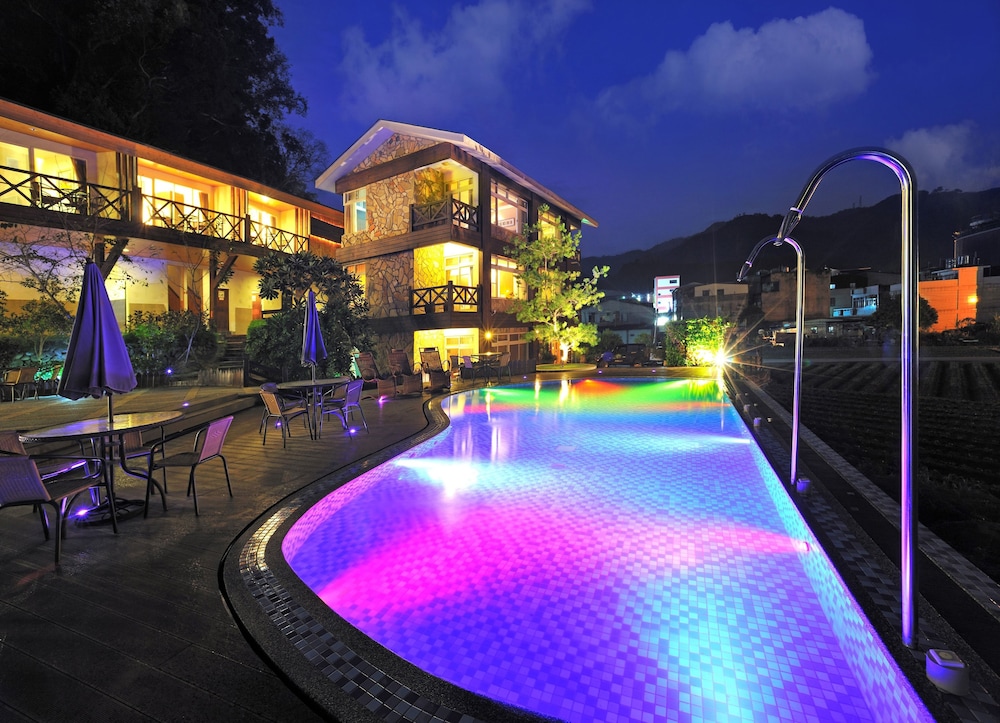 chi meng rou holiday villa
