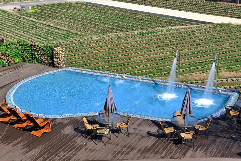 chi meng rou holiday villa