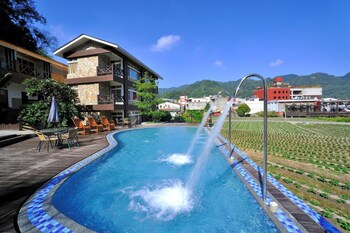 chi meng rou holiday villa