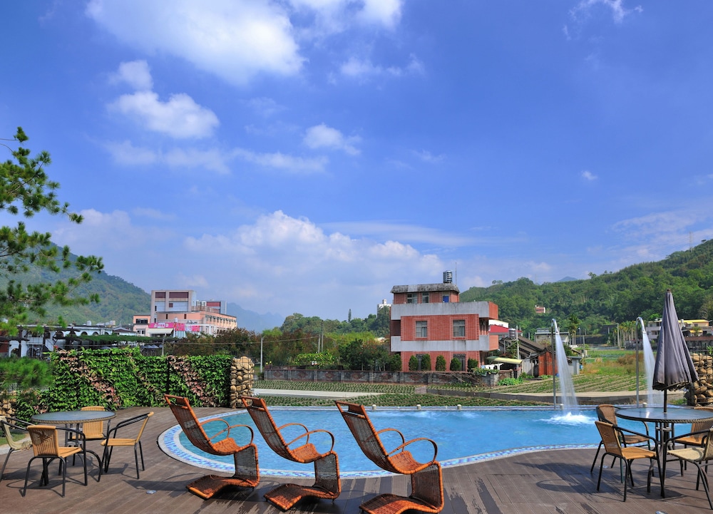 chi meng rou holiday villa
