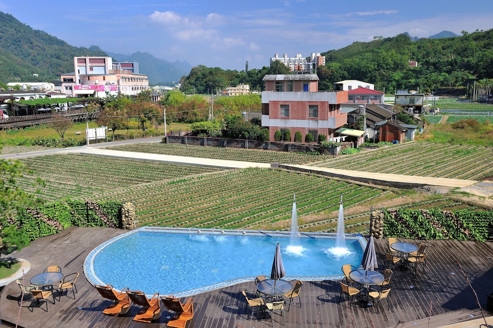 chi meng rou holiday villa