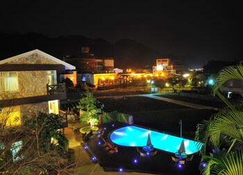 chi meng rou holiday villa