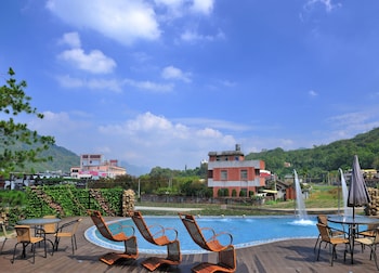 chi meng rou holiday villa