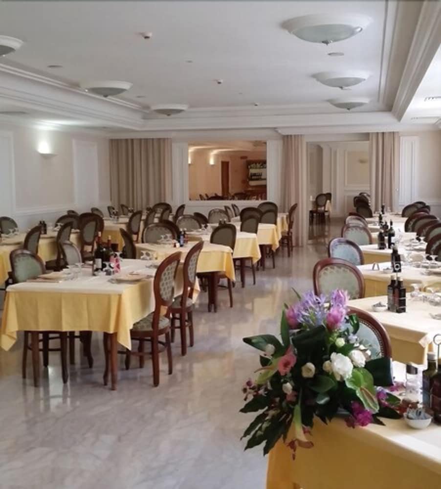 mondial park hotel