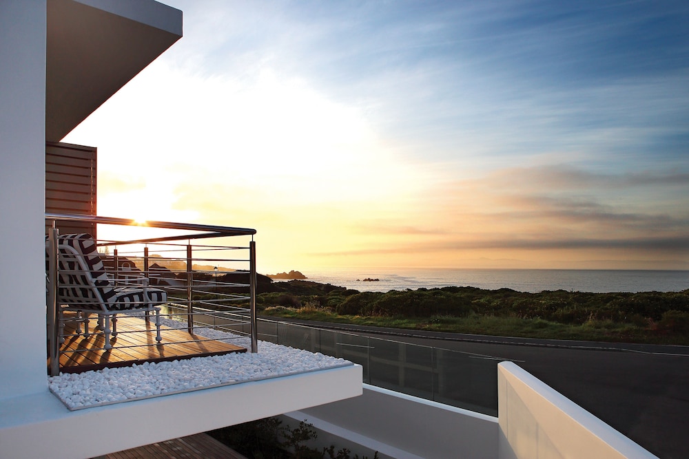 one marine drive boutique hotel