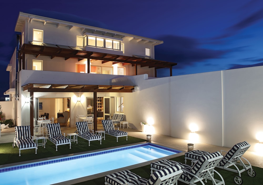 one marine drive boutique hotel