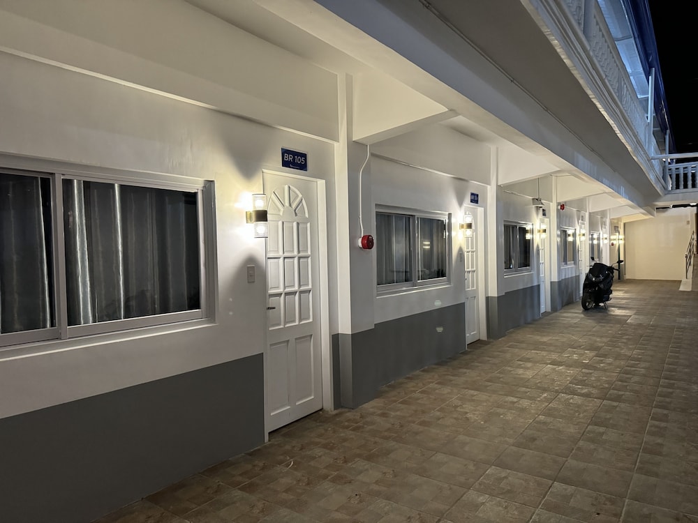 bolabog beach resort