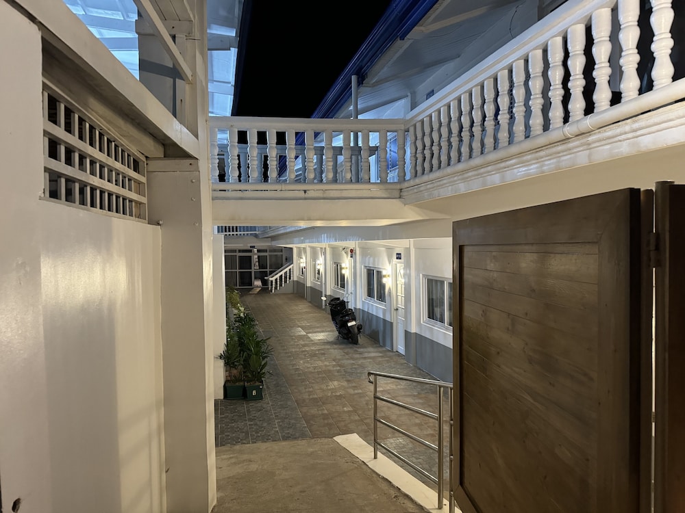 bolabog beach resort