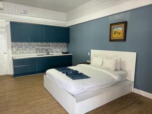 bolabog beach resort