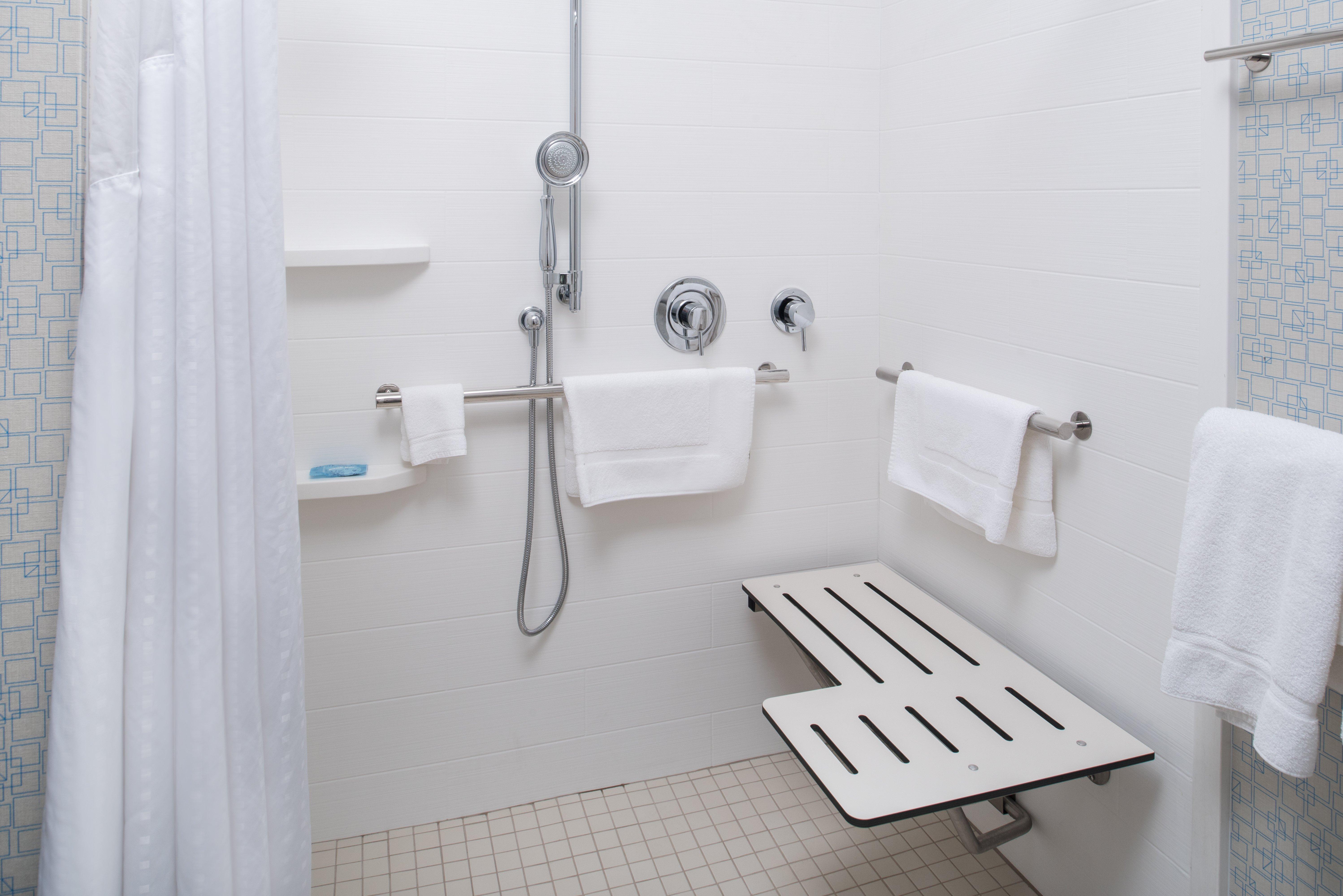 holiday inn express hotel and suites bismarck by ihg