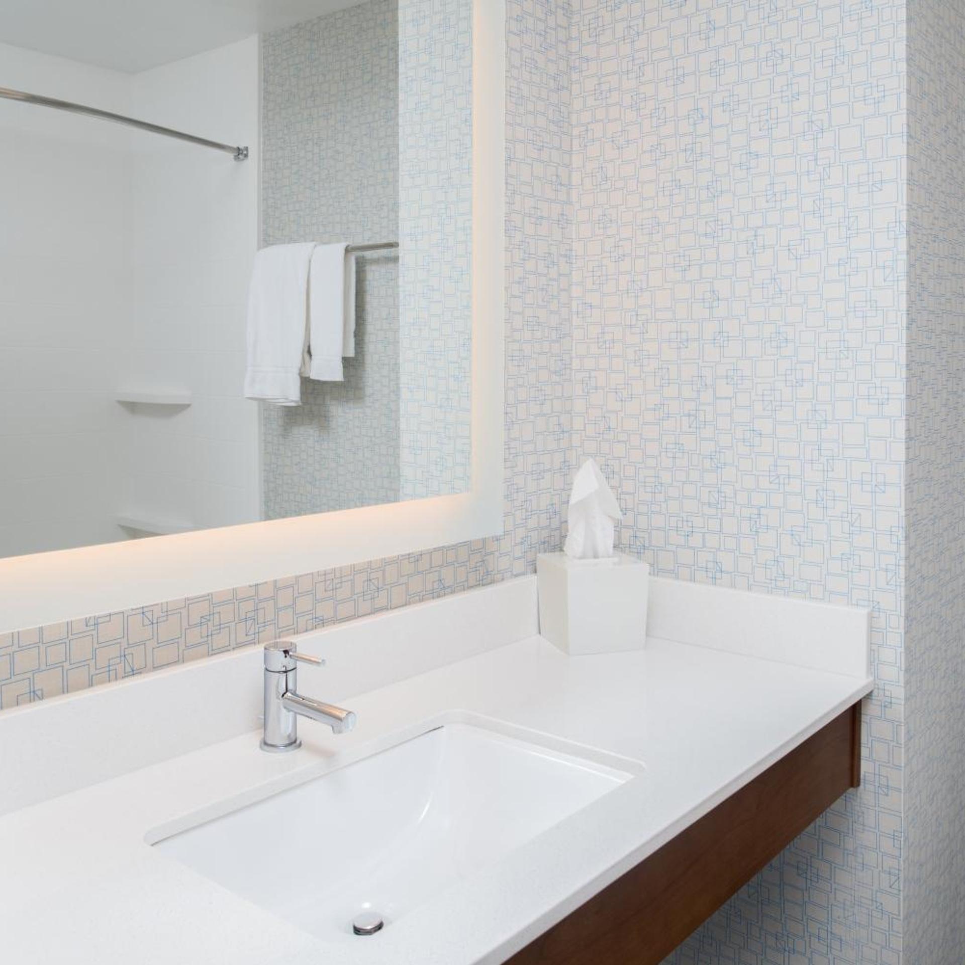 holiday inn express hotel and suites bismarck by ihg