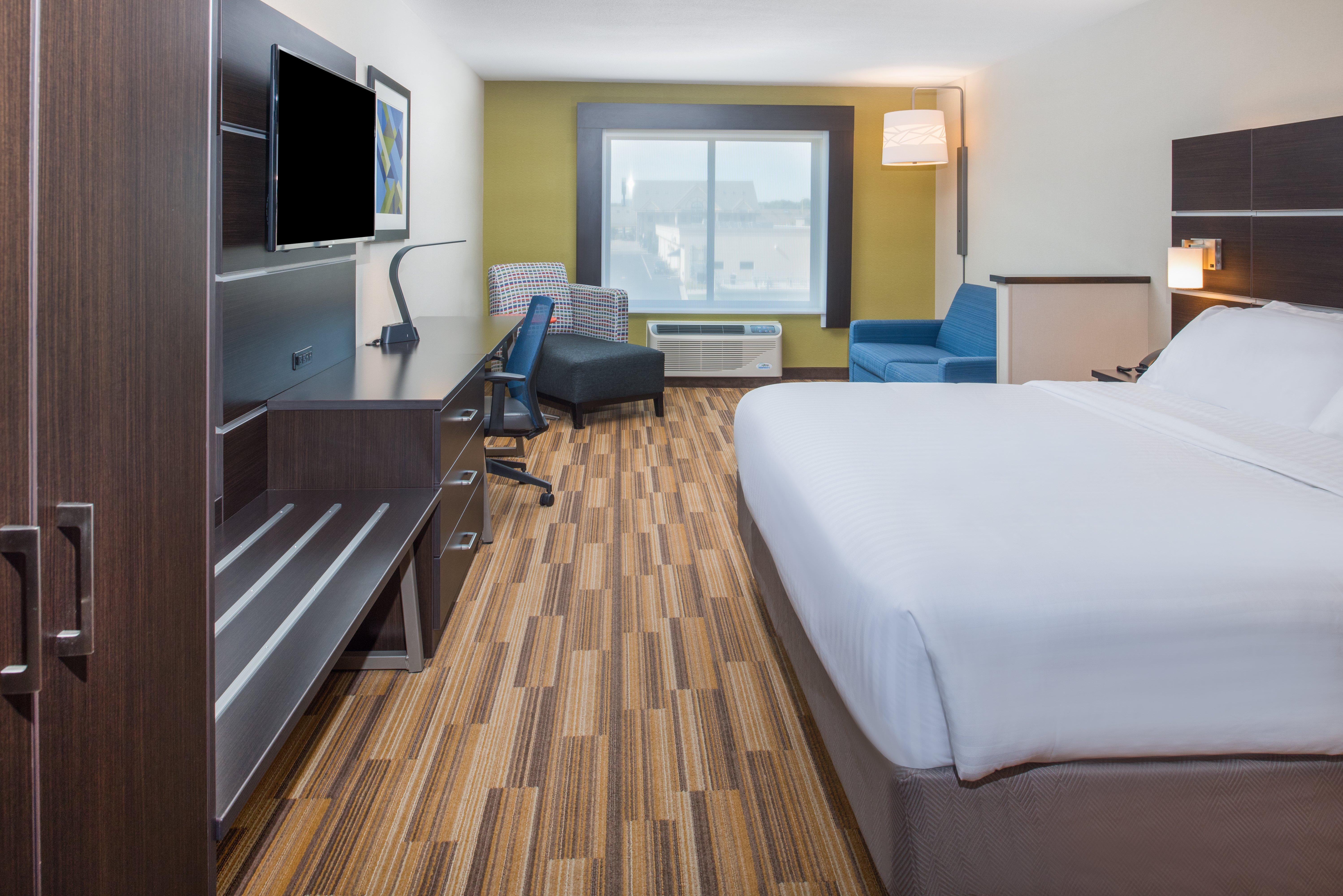 holiday inn express hotel and suites bismarck by ihg