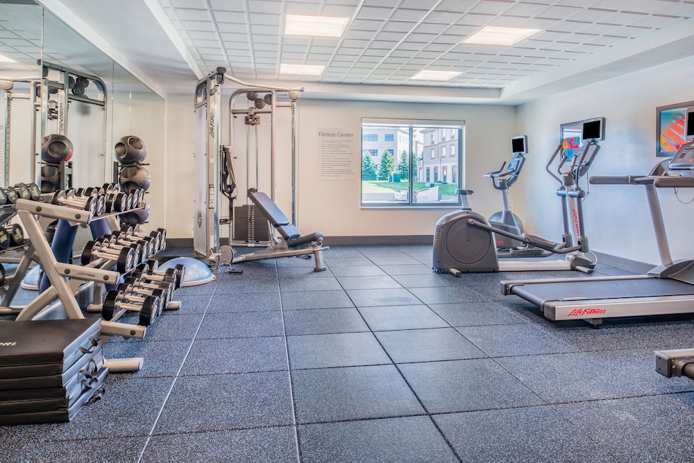 holiday inn express hotel and suites bismarck by ihg