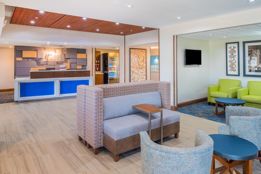 holiday inn express hotel and suites bismarck by ihg