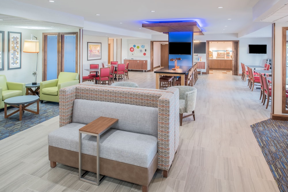 holiday inn express hotel and suites bismarck by ihg