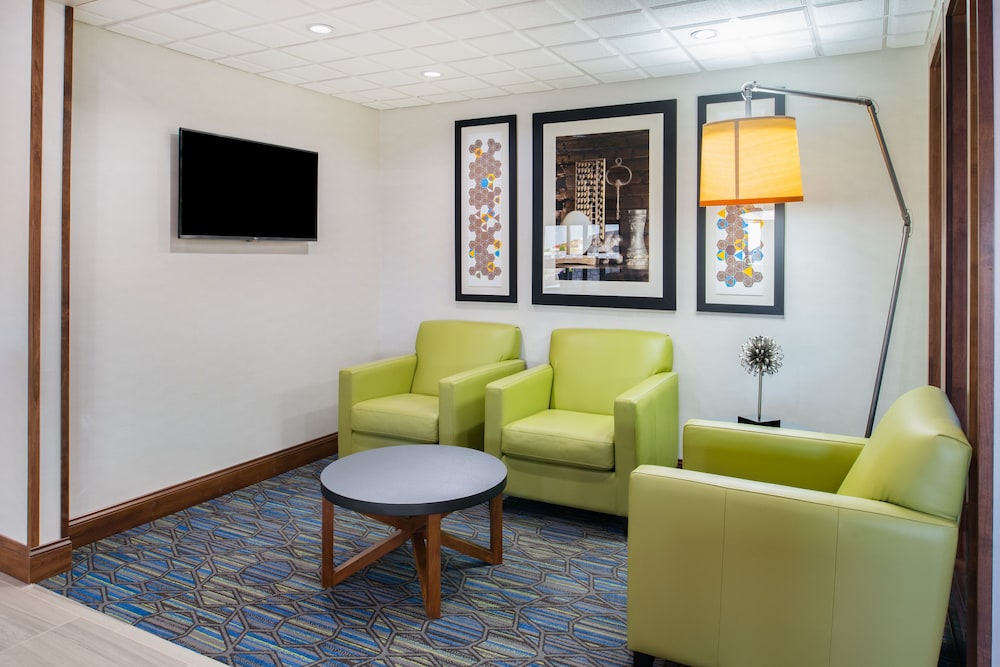 holiday inn express hotel and suites bismarck by ihg