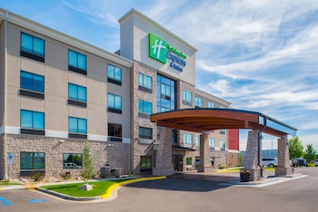 Holiday Inn Express Hotel & Suites Bismarck By Ihg,North Dakota>>Bismarck,3 star