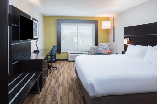holiday inn express hotel and suites bismarck by ihg