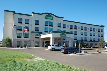 wingate by wyndham bismarck