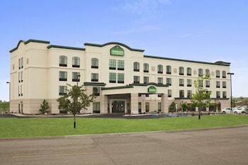 wingate by wyndham bismarck