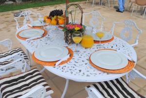 6 on morris guest lodge